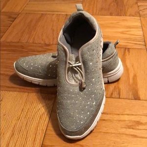 Gray bedazzled gym shoes size 8